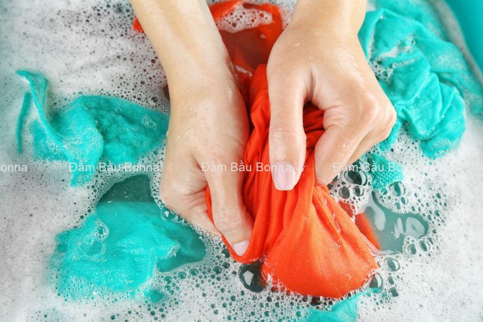 4 Điều giúp giặt quần áo không bị xù lông, phai màu | Cleanipedia