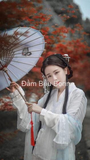 Ảnh gái xinh cổ trang Trung Quốc cầm ô